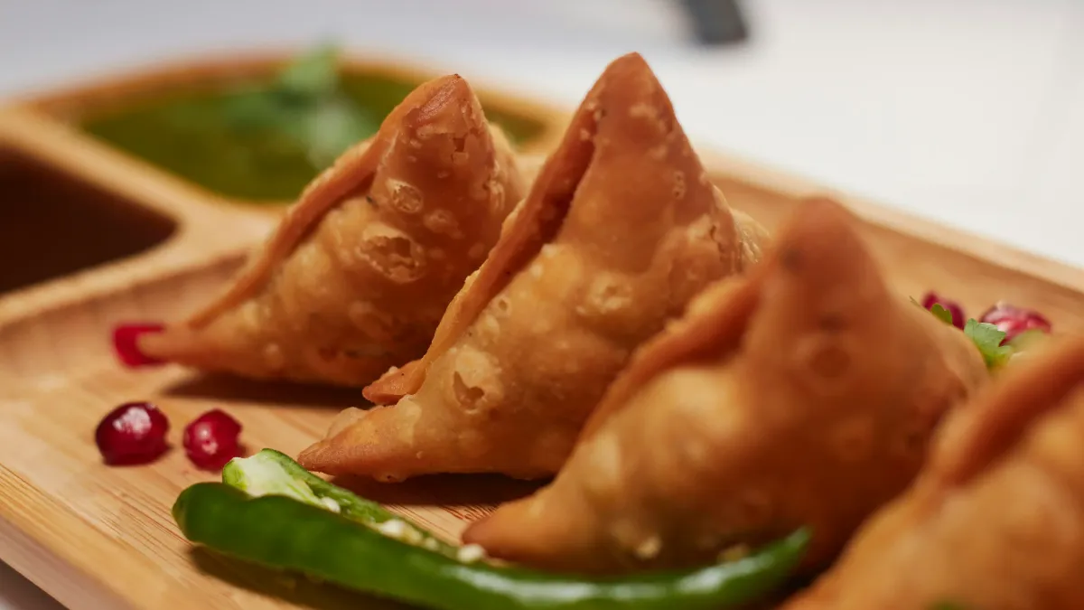 10 Must-Try Street Food Spots Near Jaipur Metro Stations.