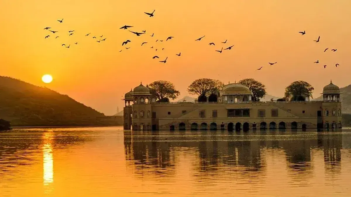 Photography Guide: Capturing Jaipur from Metro Stations