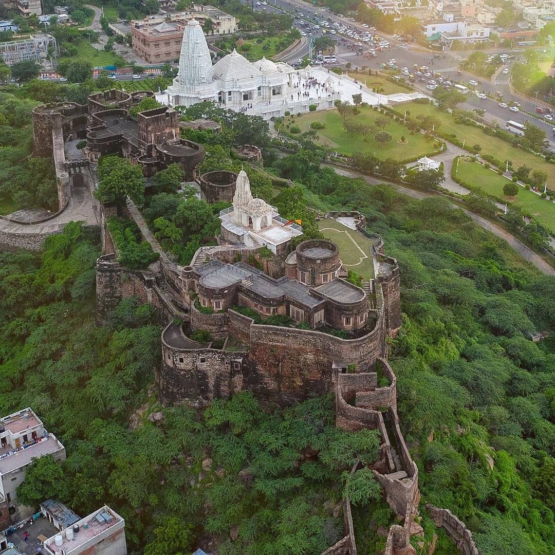Moti Dungri Fort - Jaipur Tourist Attraction